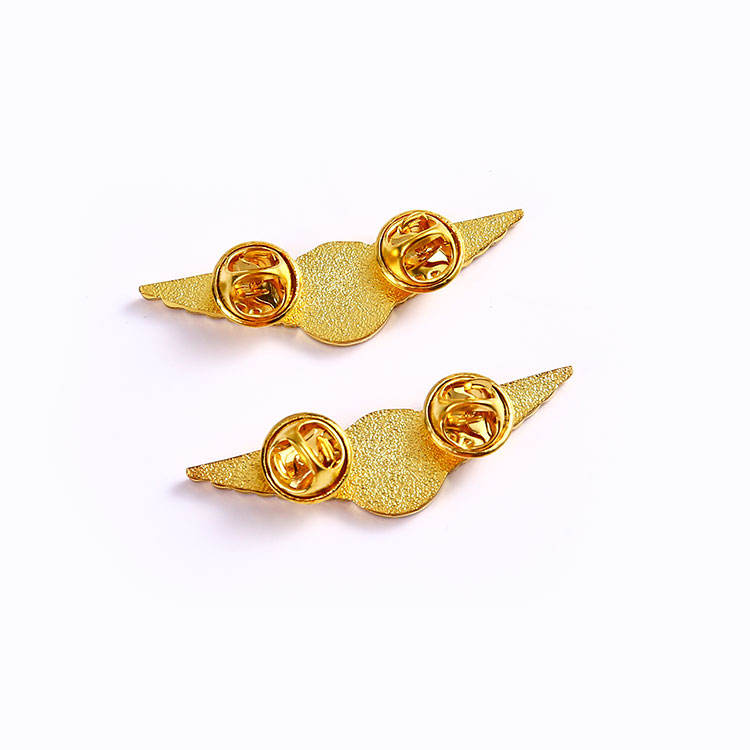 Free Sample Hot Sales Custom Enamel Fly Wing Metal Badge