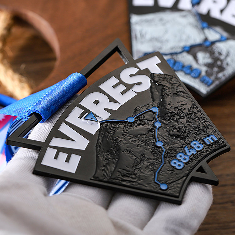 Factory Direct Design Your Own Sports Medals Everest Finisher Everest Base Camp Medal Award Mountain Climbing Running Medal