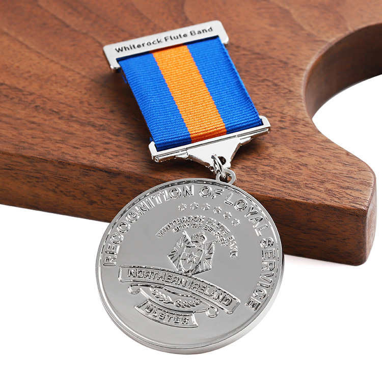 High Quality New 2D Metal Badge Custom Silver Plated Badge Pin Suit Medal of Ribbon Honor Badge Award With Safety Pin