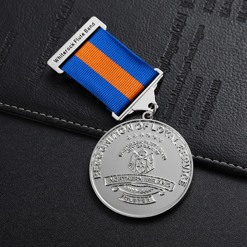 High Quality New 2D Metal Badge Custom Silver Plated Badge Pin Suit Medal of Ribbon Honor Badge Award With Safety Pin