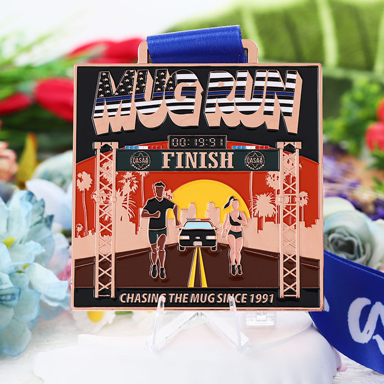 Gold Silver Copper Finisher Medals Sports Metal Award 3D Anime Character Enamel Medal Chasing Running Run Marathon Medal Custom