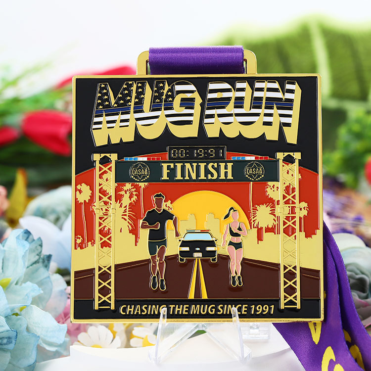 Gold Silver Copper Finisher Medals Sports Metal Award 3D Anime Character Enamel Medal Chasing Running Run Marathon Medal Custom