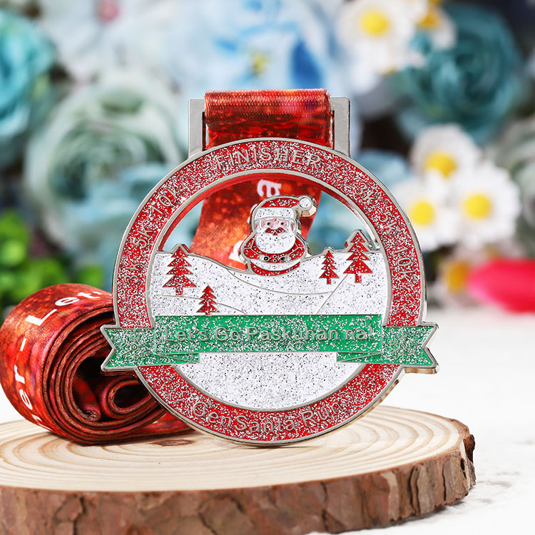 Custom Zinc Alloy Soft Enamel Hollow Shape Design Glitter Metal Santa Souvenir Christmas Medal